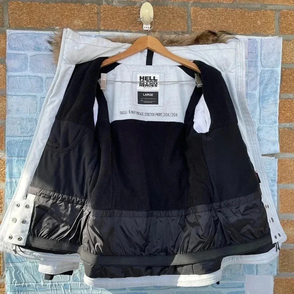 HELL IS FOR HEROES SONNTAG WOMENS
SKI JACKET LARGE - Picture 12 of 17